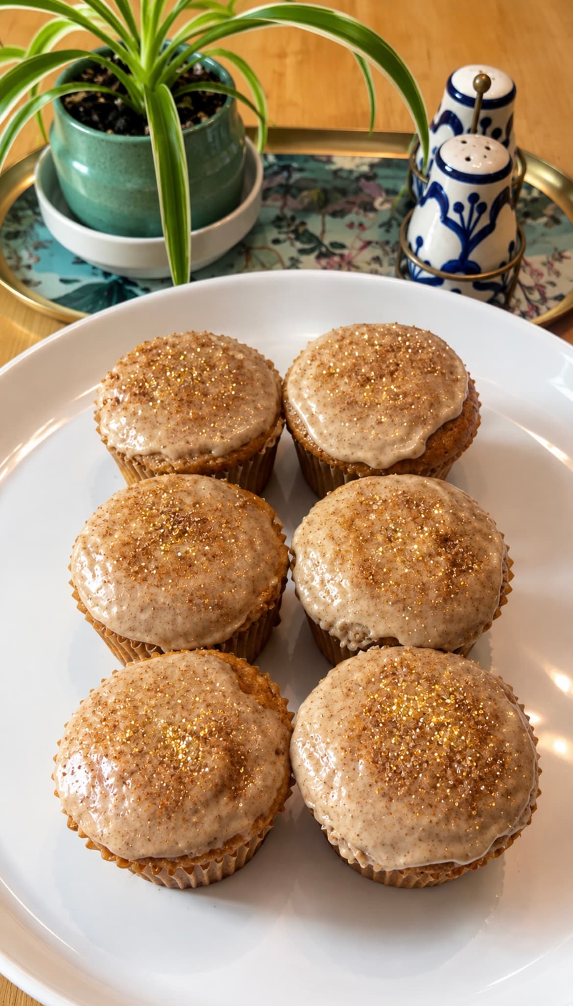 Cinnamon Roll Cupcakes π§β¨